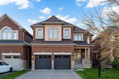 Detached in Richmond Hill