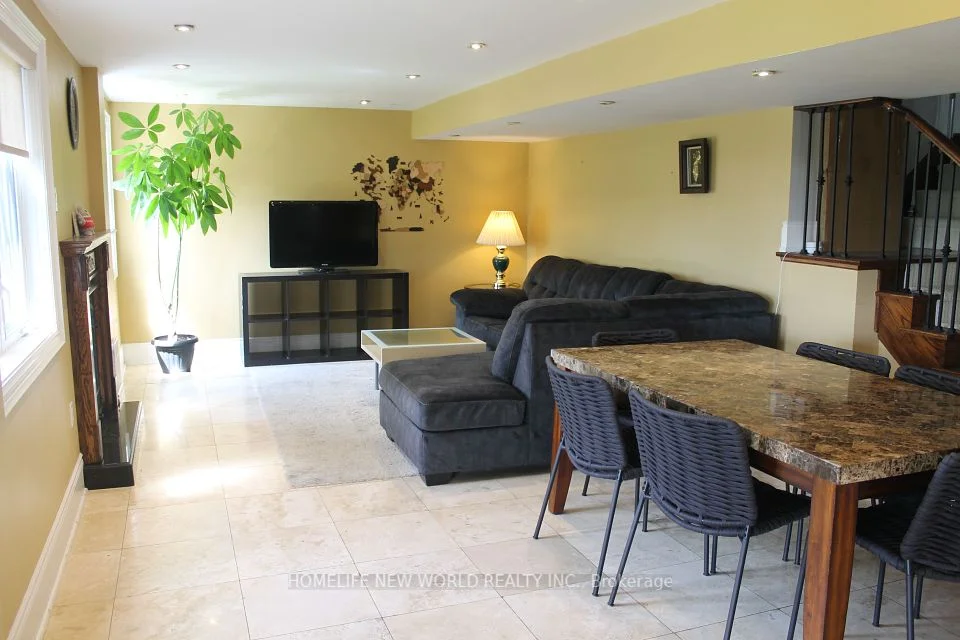 37 Townwood Drive, Richmond Hill, On L4e 4s9