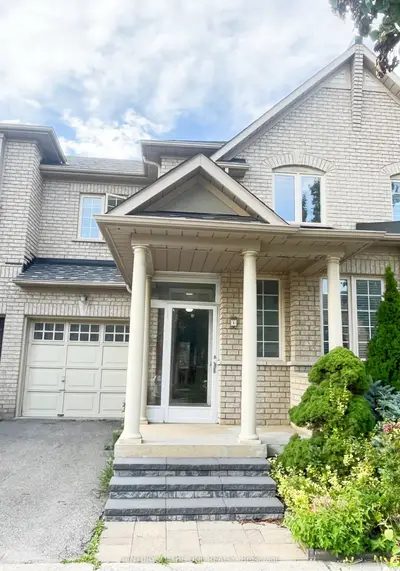 Att/Row/Townhouse in Markham