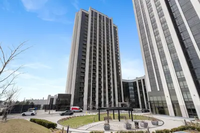 Condo Apartment in Vaughan