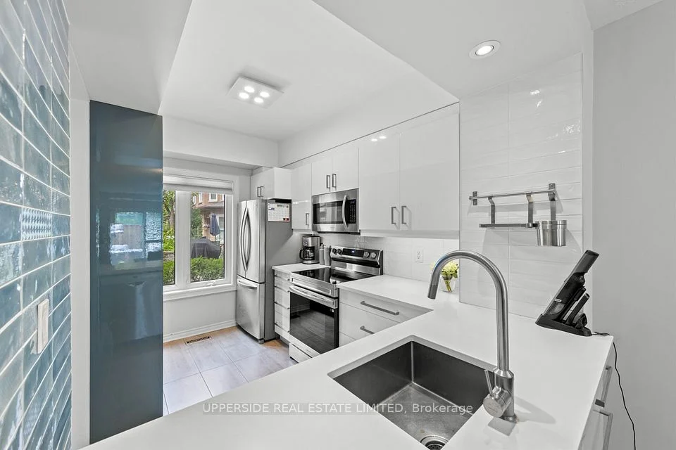 735 New Westminster Drive 15, Vaughan, ON L4J 7Y9