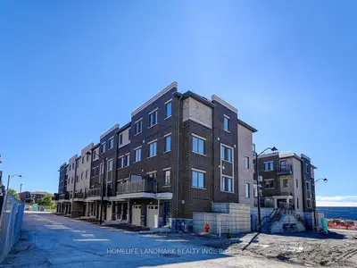 Att/Row/Townhouse in Whitchurch-Stouffville