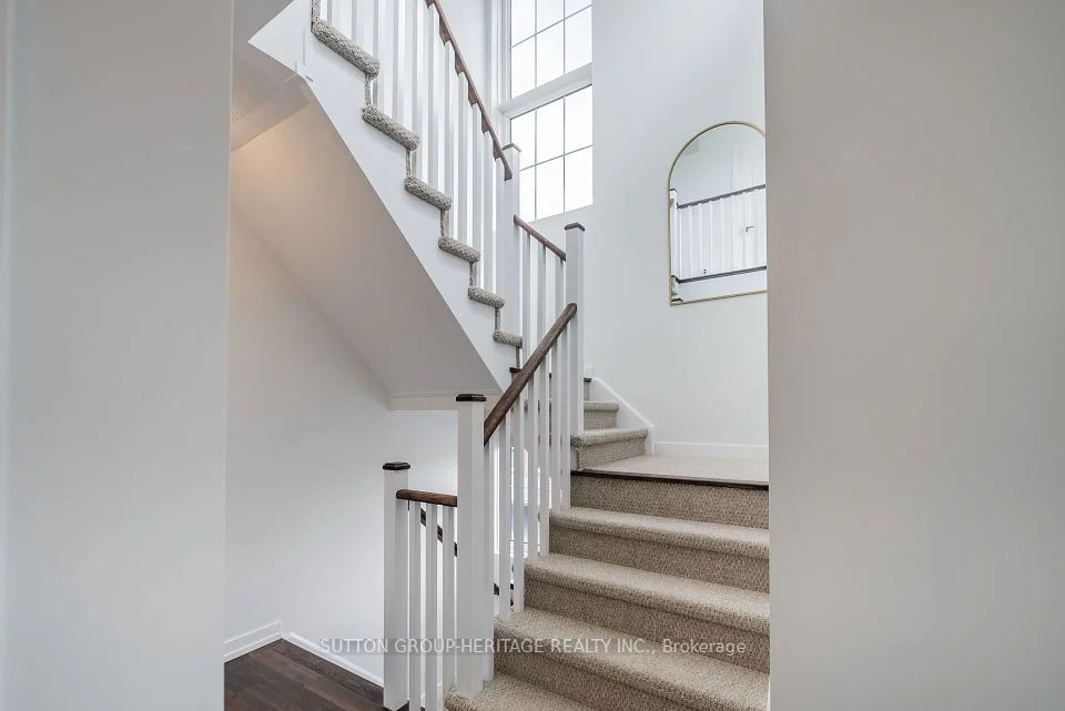 15 Whitaker Way 427, Whitchurch-Stouffville, ON L4A 4T4