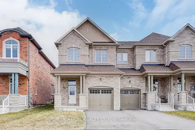 Att/Row/Townhouse in Bradford West Gwillimbury