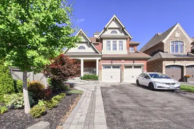 Detached in King