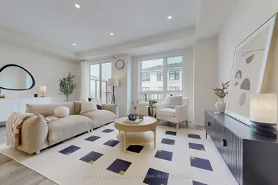Condo Townhouse in Richmond Hill