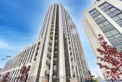 Condo Apartment in Vaughan