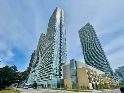 Condo Apartment in Vaughan