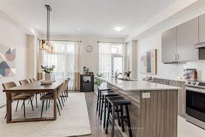 Att/Row/Townhouse in Vaughan