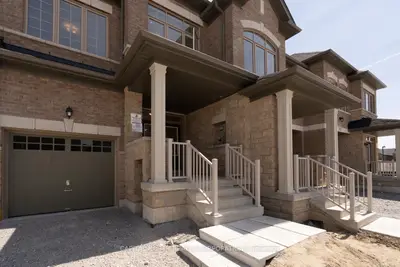 Att/Row/Townhouse in Vaughan