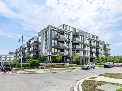 Condo Apartment in Innisfil