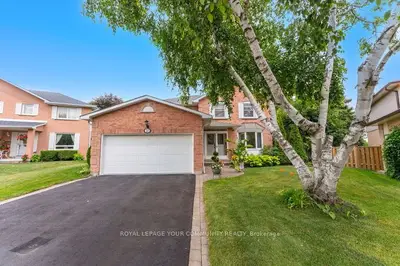 Detached in Aurora