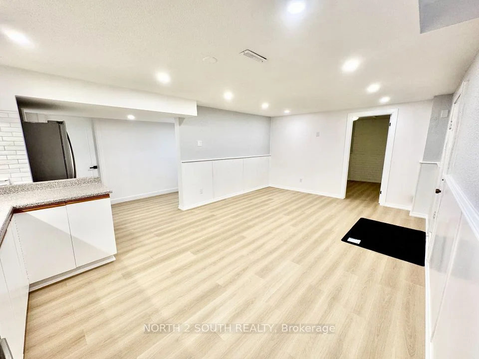 319 Glen Shields Avenue Bsmt, Vaughan, On L4k 1t4