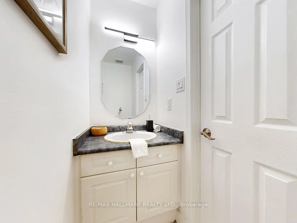 29 Burnaby Drive, Georgina, ON L4P 3Z1