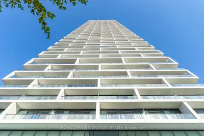 Condo Apartment in Vaughan