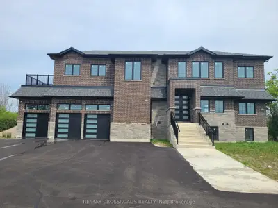 Detached in Brock