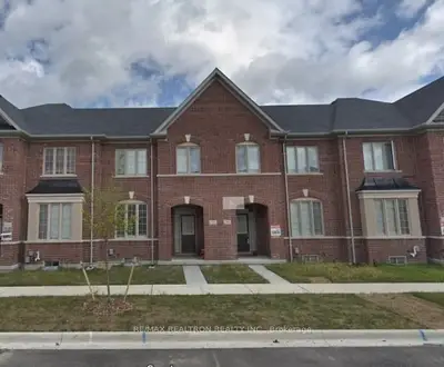 Att/Row/Townhouse in Markham