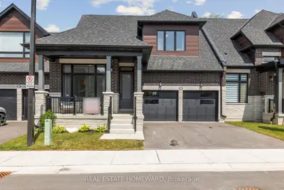 Att/Row/Townhouse in Uxbridge