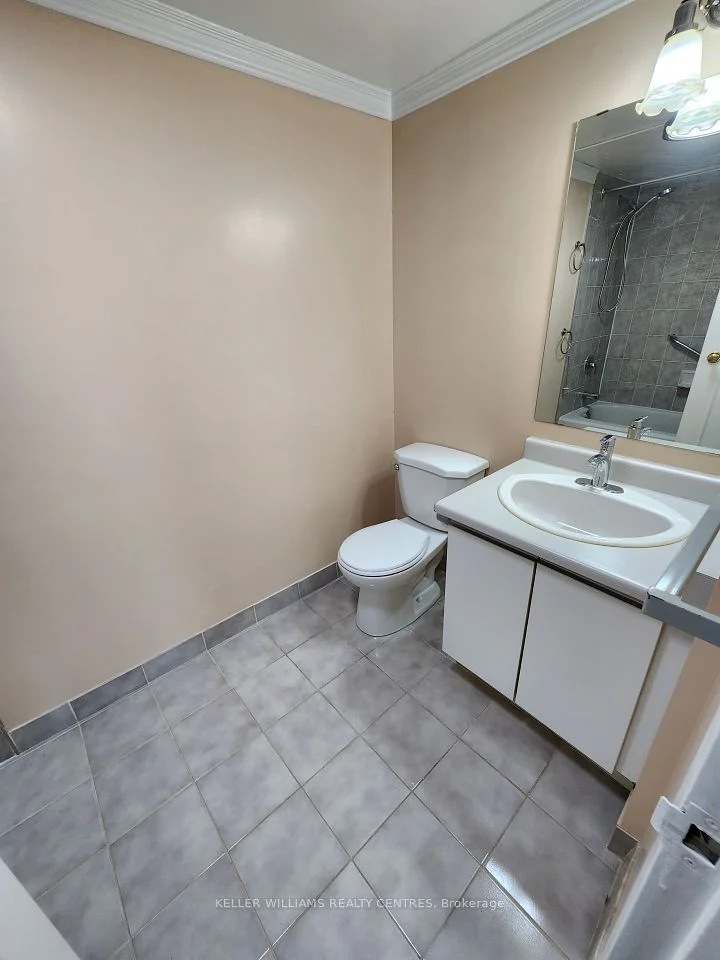 20 Baif Boulevard 1207, Richmond Hill, ON L4C 8T1