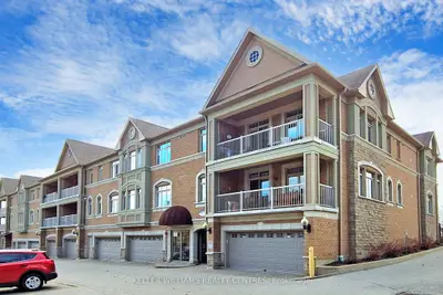Condo Apartment in New Tecumseth