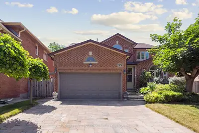 Detached in Richmond Hill