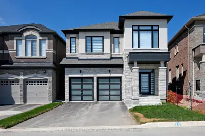 Detached in Richmond Hill