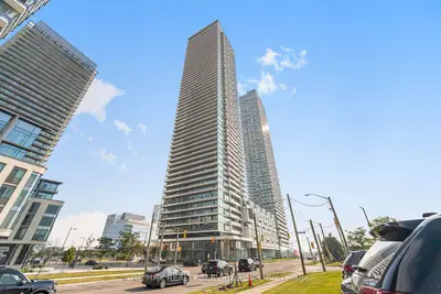 Condo Apartment in Vaughan