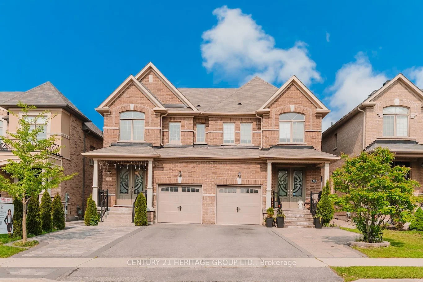 717 Yarfield Crescent, Newmarket, On L3x 1c5