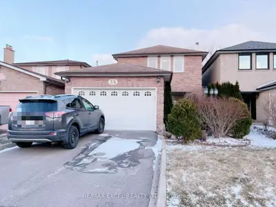 Detached in Richmond Hill