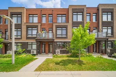 Att/Row/Townhouse in Vaughan