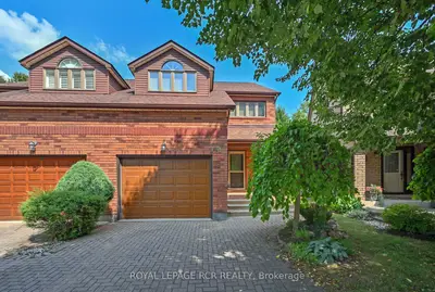 Semi-Detached Condo in New Tecumseth