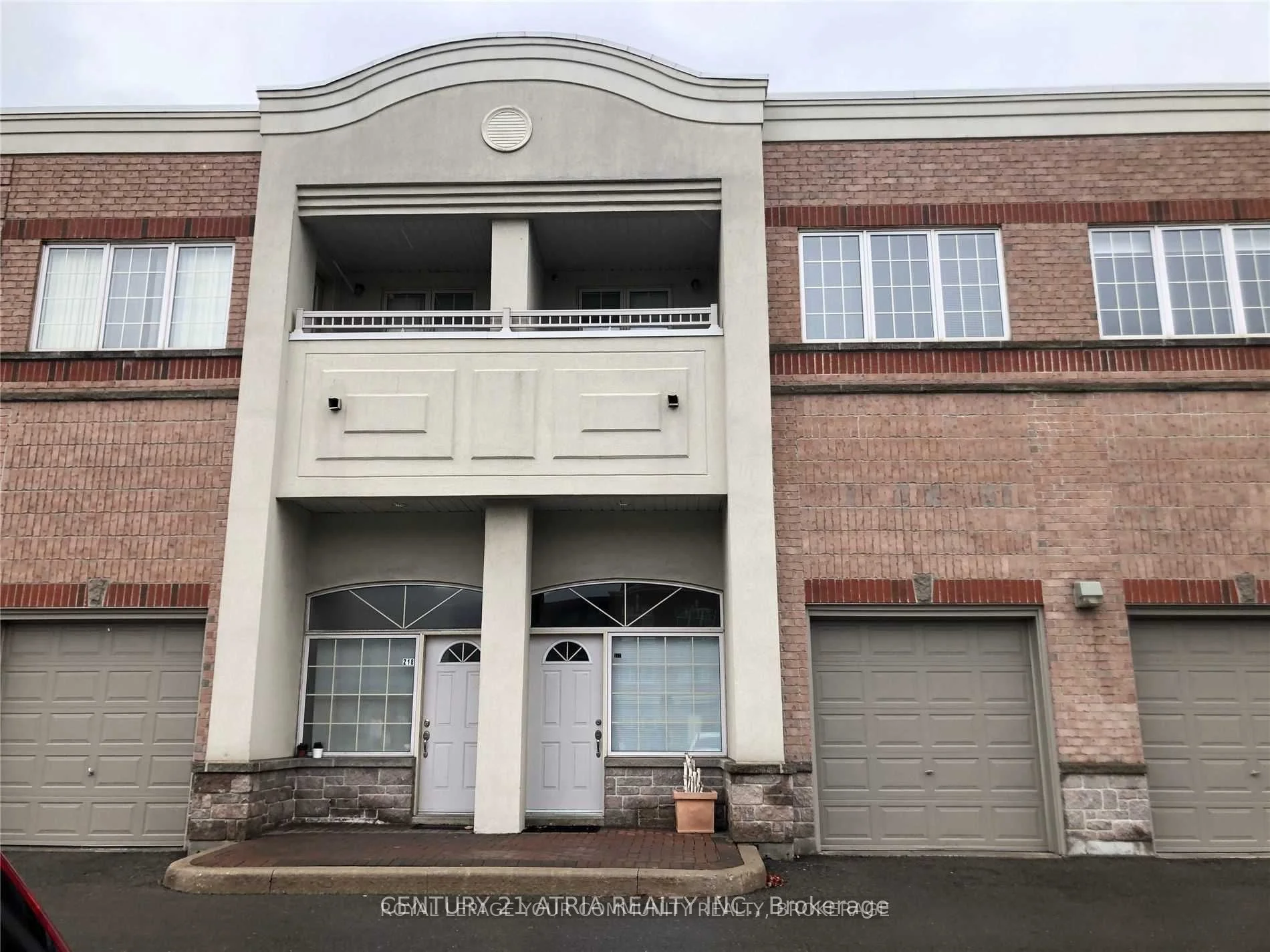 Condo Townhouse in Vaughan