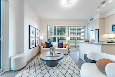 Condo Apartment in Richmond Hill