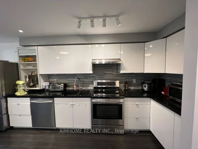 9013 Yonge Street, Richmond Hill, ON L4C 0L4