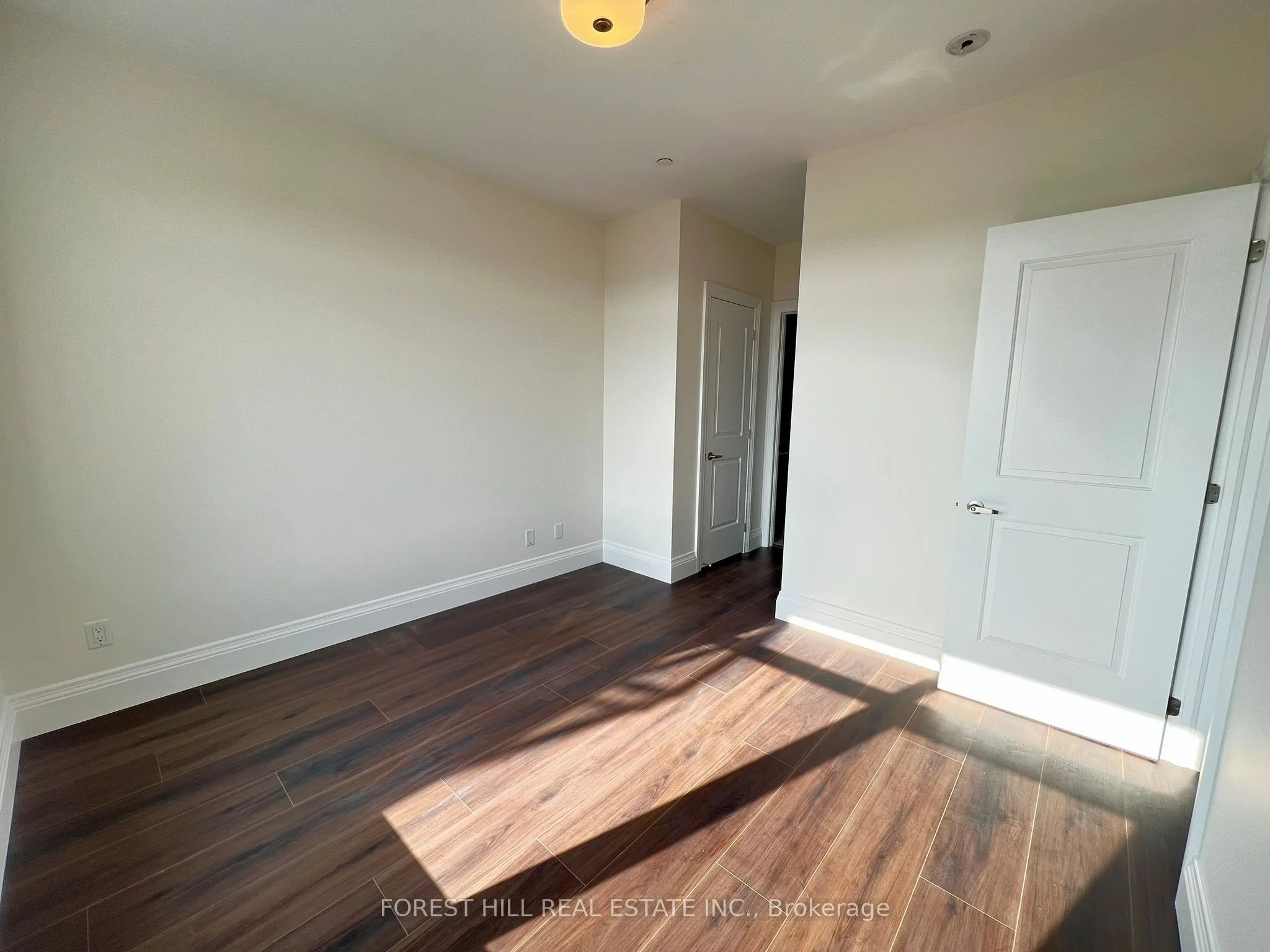 15277 Yonge Street 604B, Aurora, ON L4G 1Y3