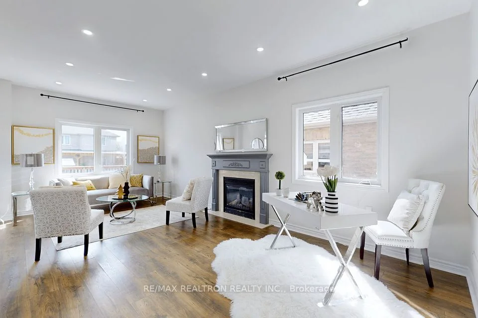 69 Richmond Park Drive, Georgina, On L4p 0a4