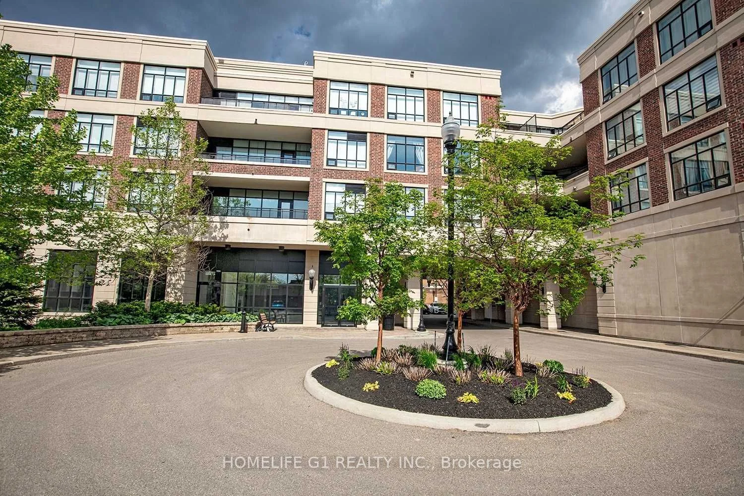 Condo Apartment in Vaughan