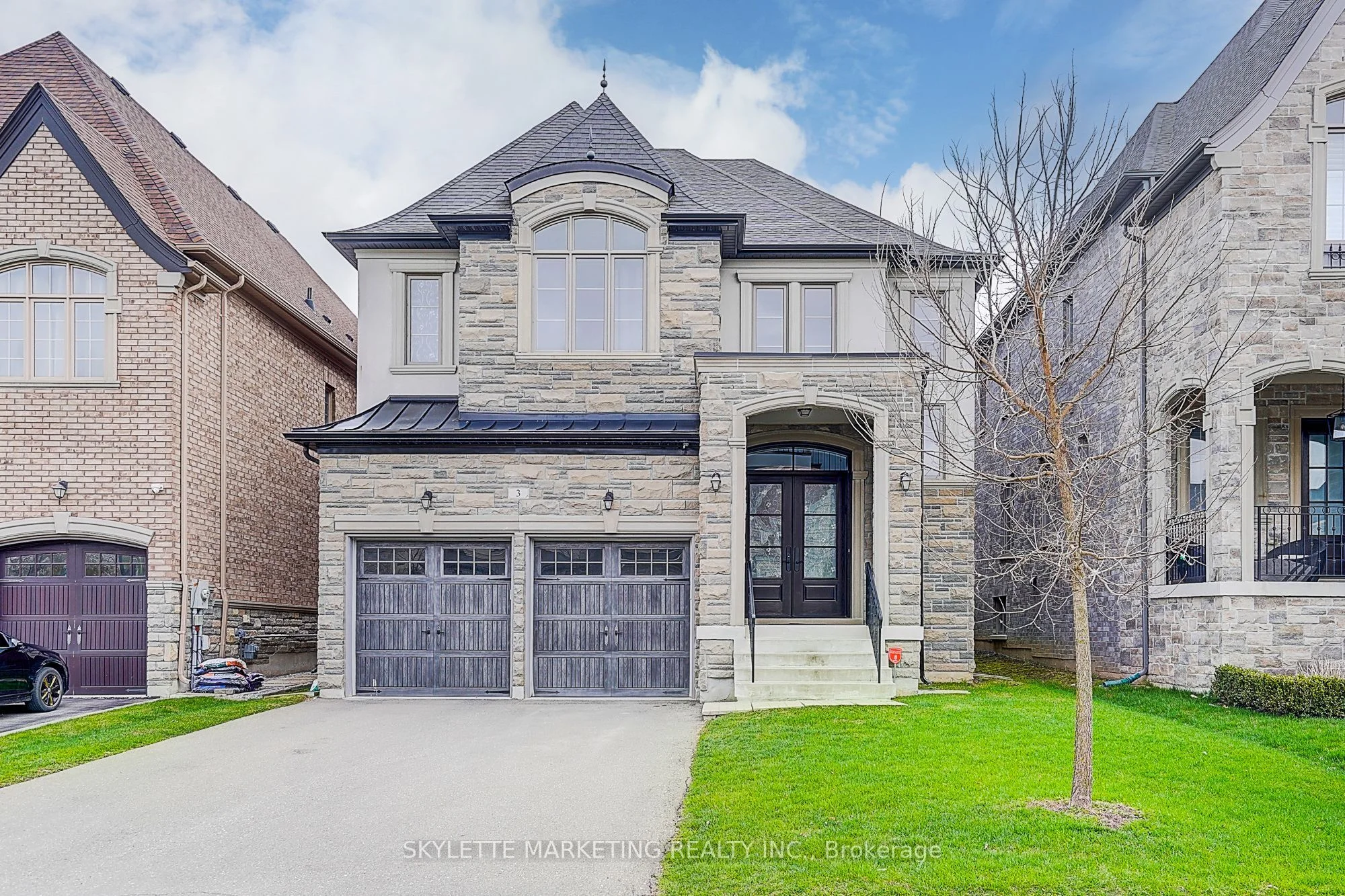Detached in King