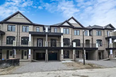 Att/Row/Townhouse in Innisfil