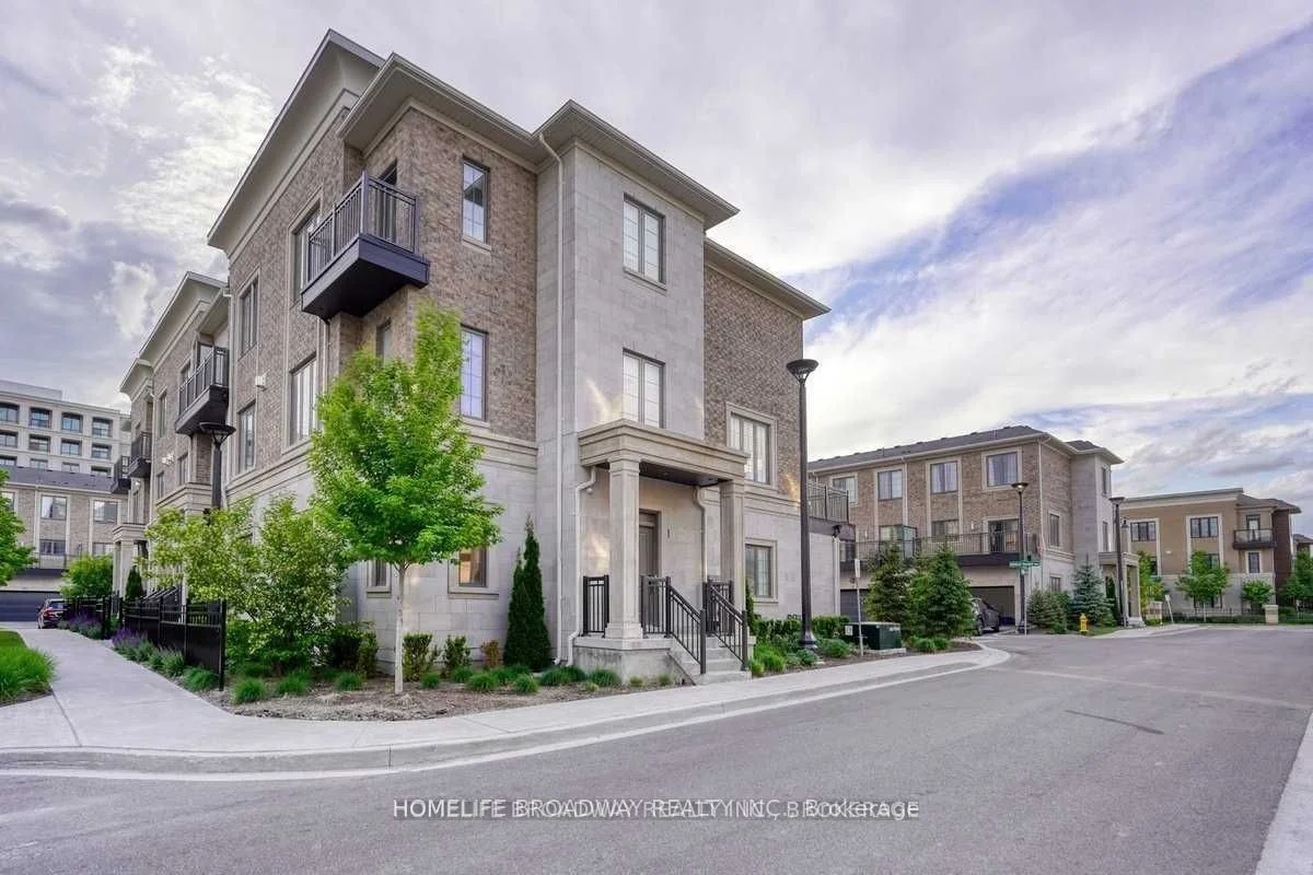 Condo Townhouse in Markham