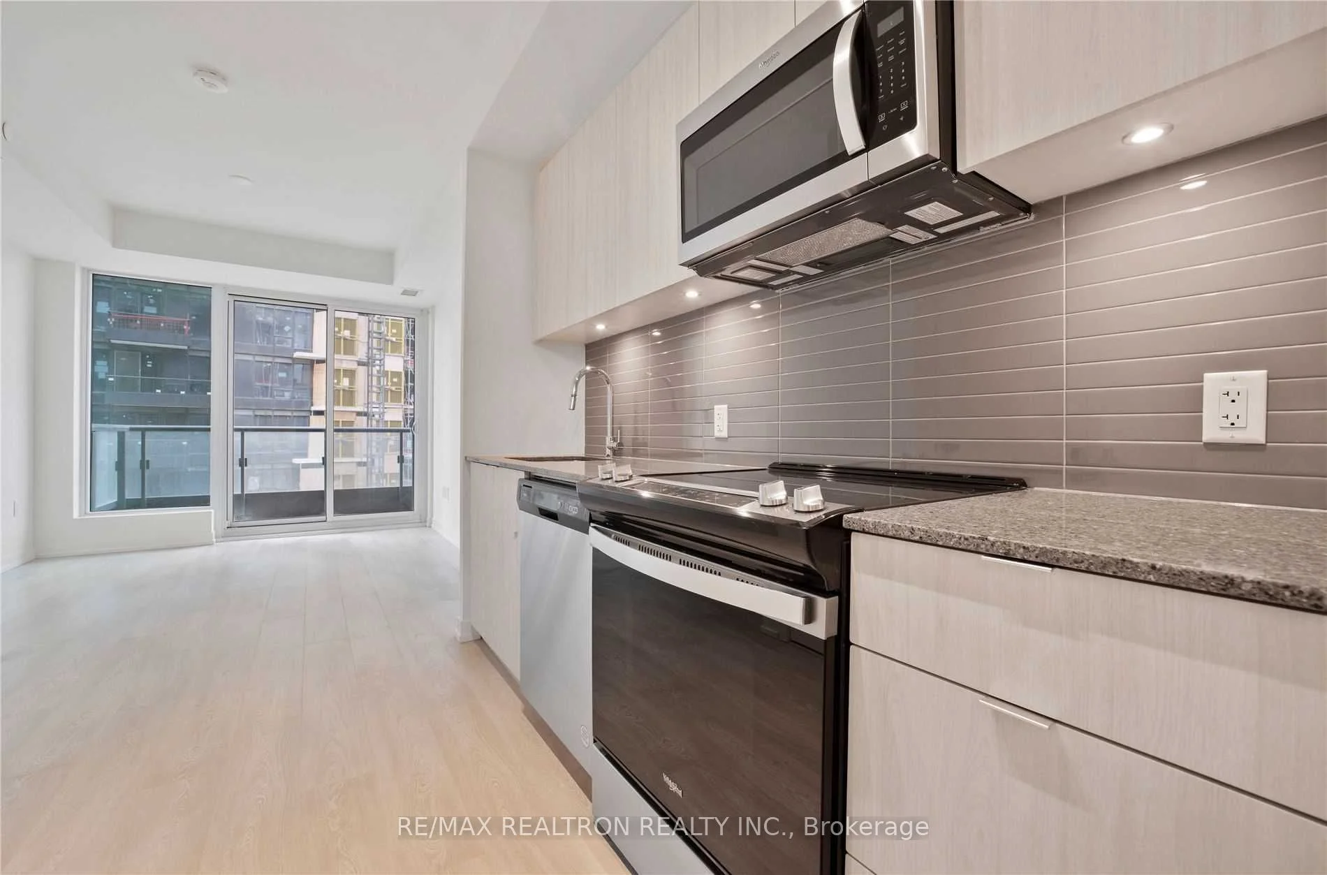 8868 Yonge Street 302, Richmond Hill, ON L4C 1Z8