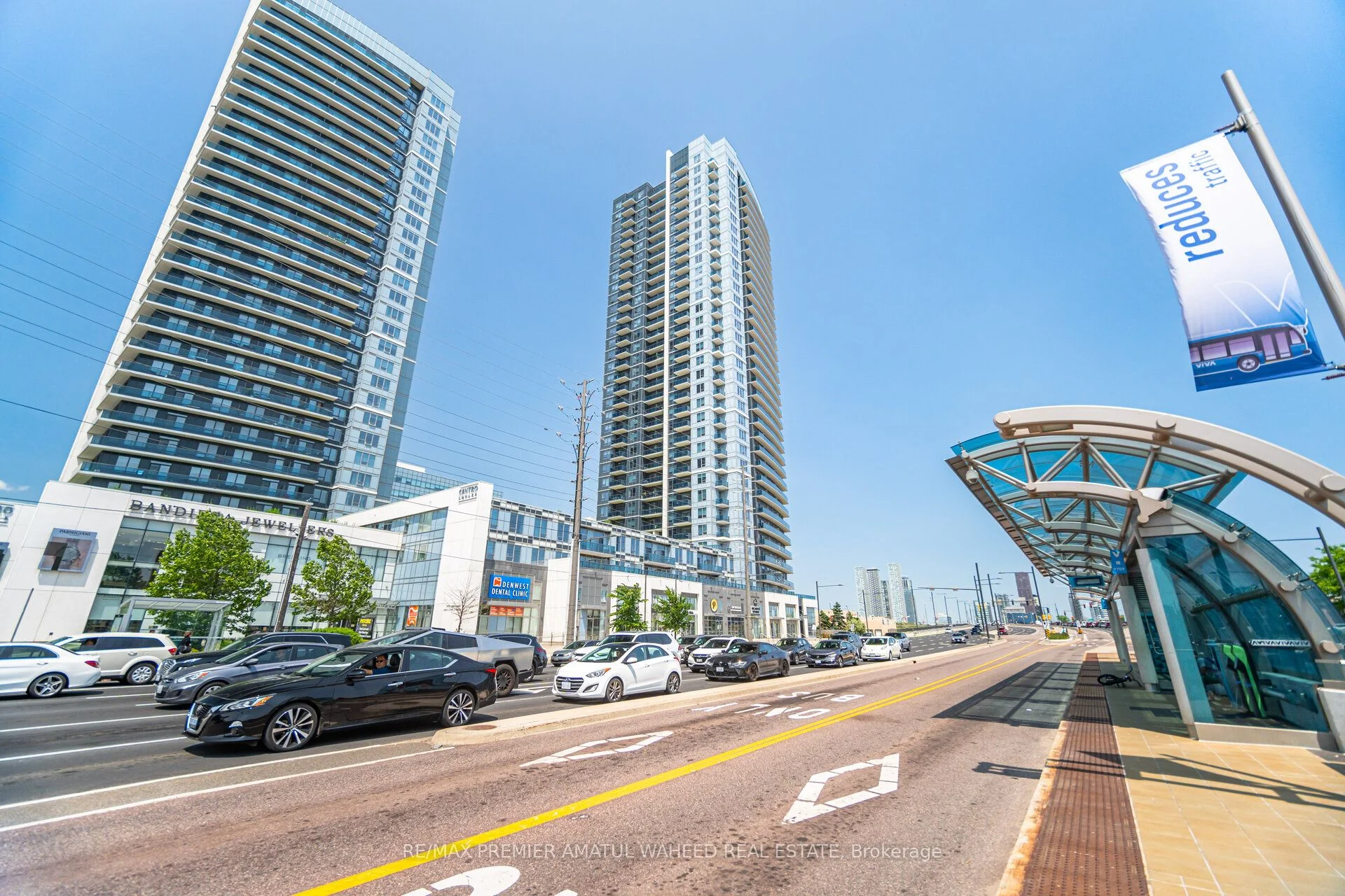 Condo Apartment in Vaughan