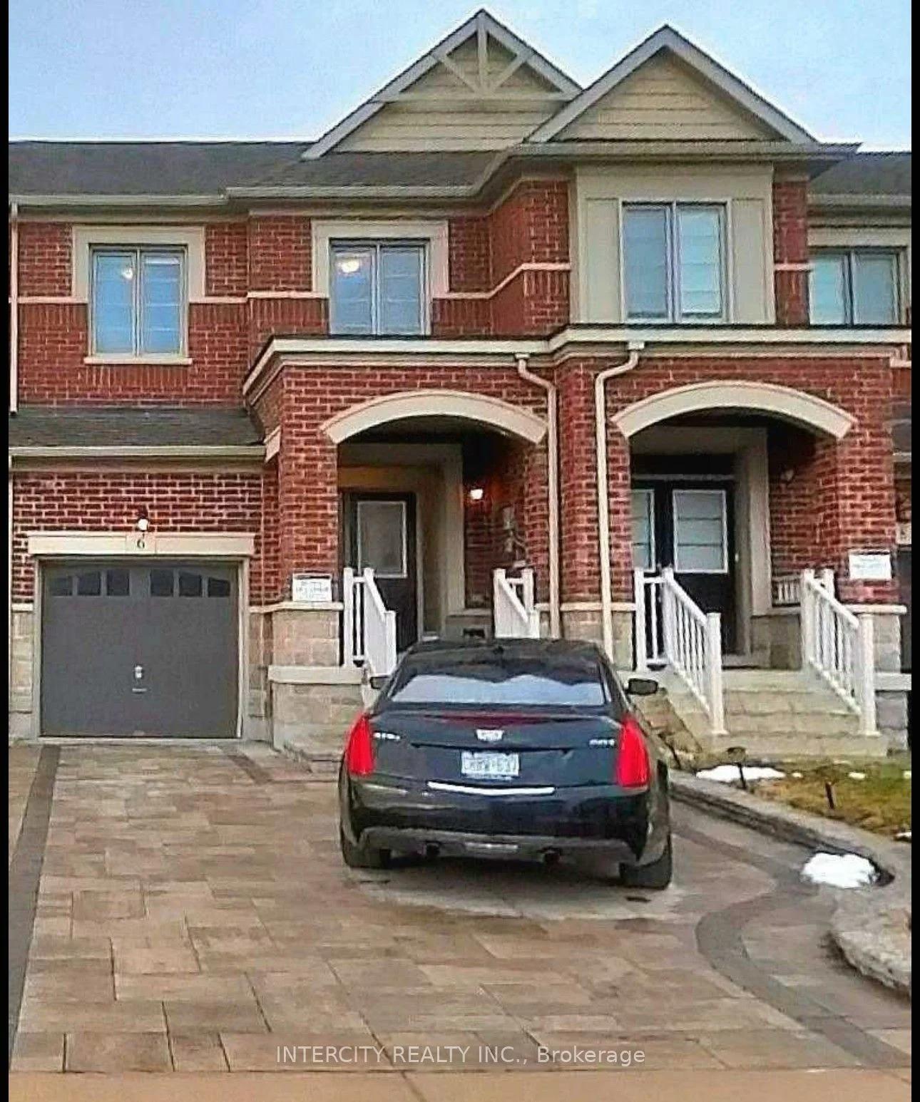 Att/Row/Townhouse in East Gwillimbury