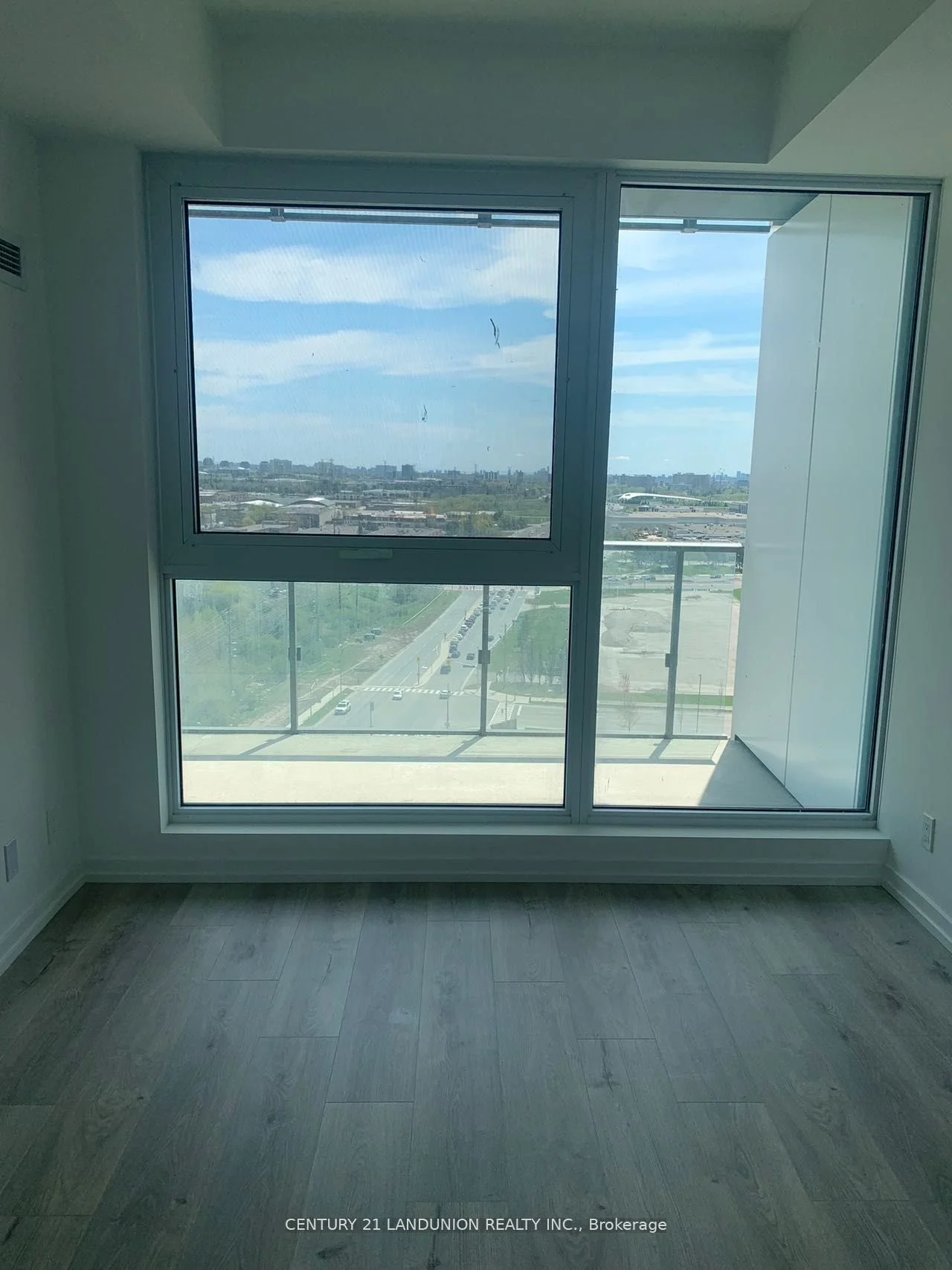 7890 Jane Street 1512, Vaughan, ON L4K 4R6