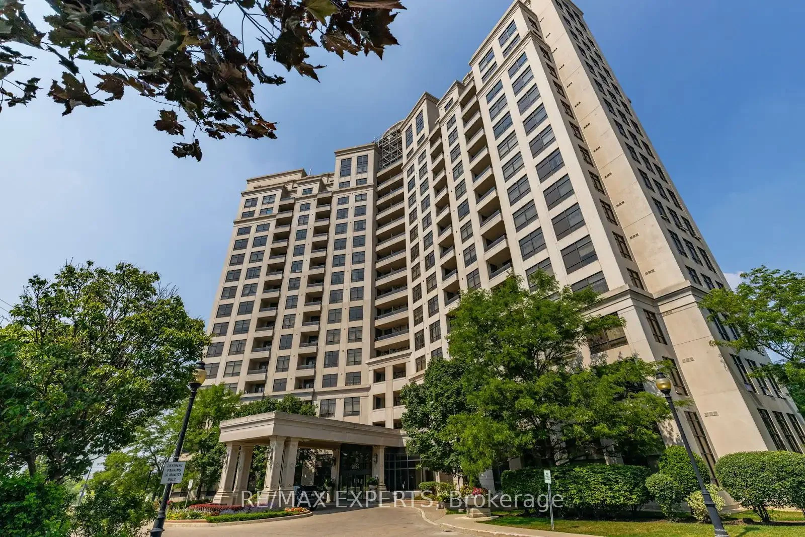 9225 Jane Street 1004, Vaughan, ON L6A 0J7