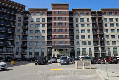 Condo Apartment in Markham