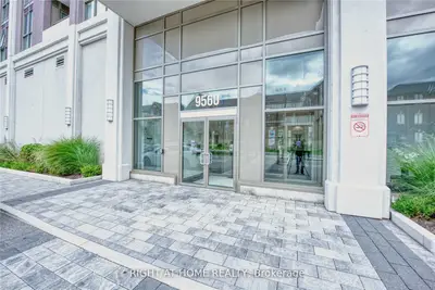 Condo Apartment in Markham