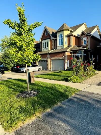 Semi-Detached in Richmond Hill