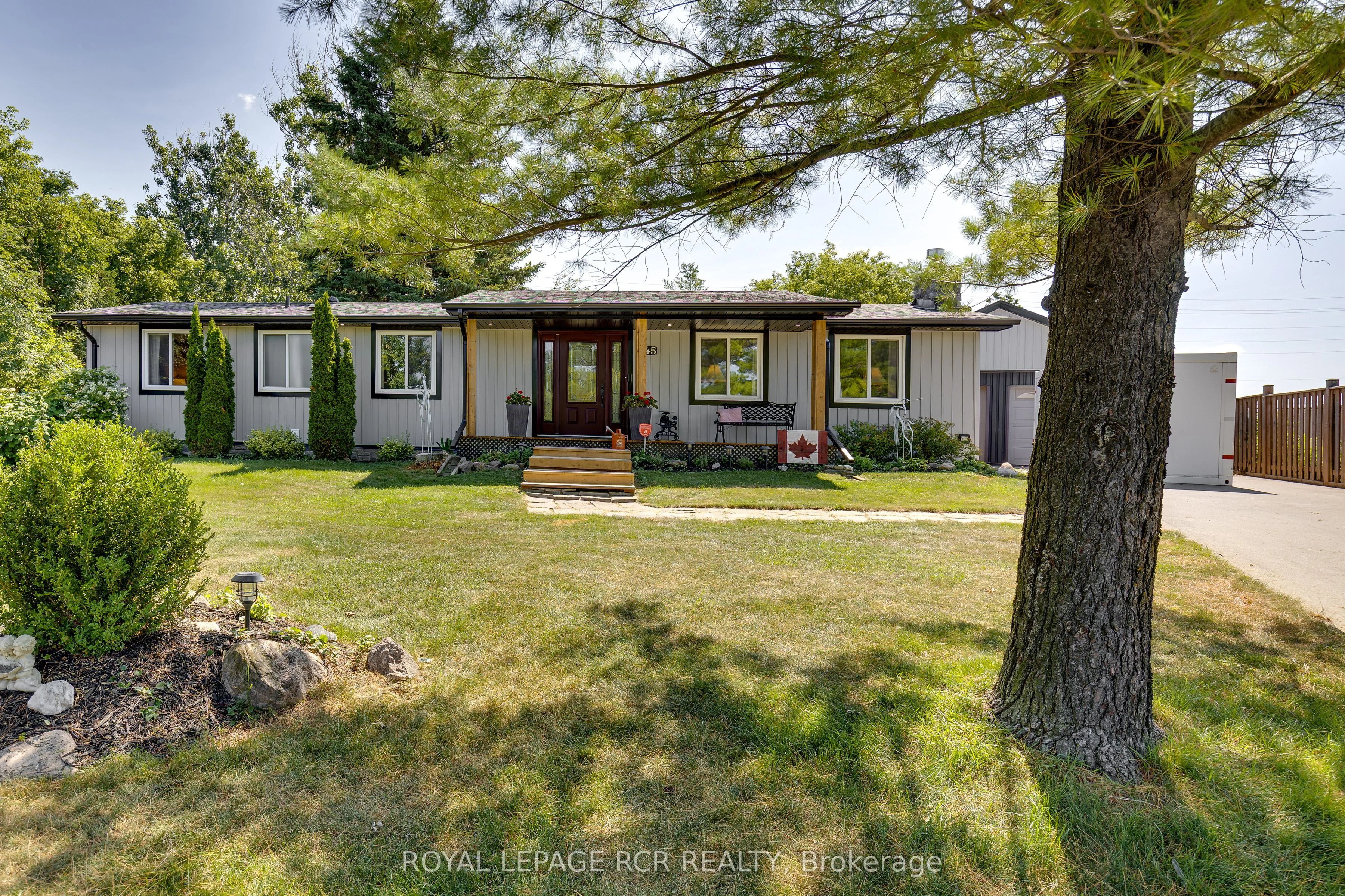 Detached in King