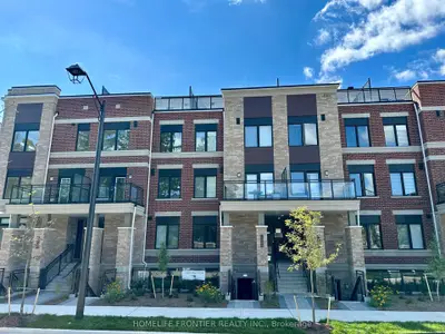 Att/Row/Townhouse in Richmond Hill
